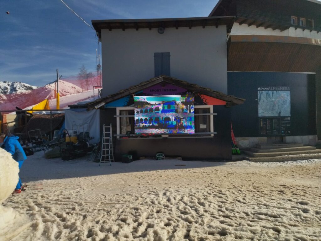 SCHERMO OUTDOOR ALPE DI MERA 2